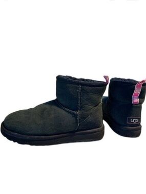 Ugg Black Shearling Classic Mini Boots 1110083 Girls Women Logo Size 6